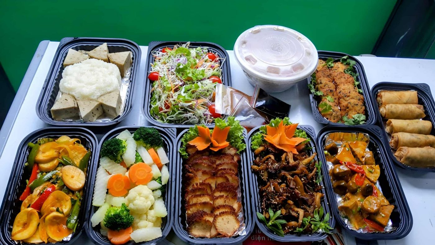 Nhận đặt cỗ chay ăn tại quán và ship về.